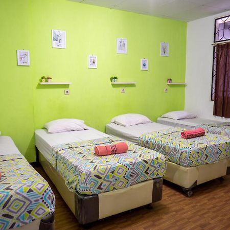 Zenrra Backpacker Hostel Bandung Ngoại thất bức ảnh