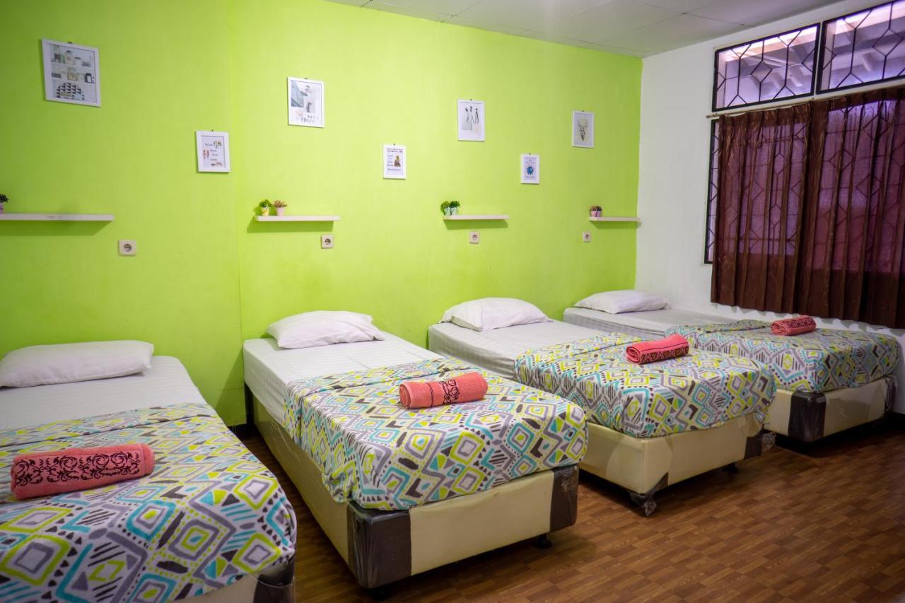 Zenrra Backpacker Hostel Bandung Ngoại thất bức ảnh